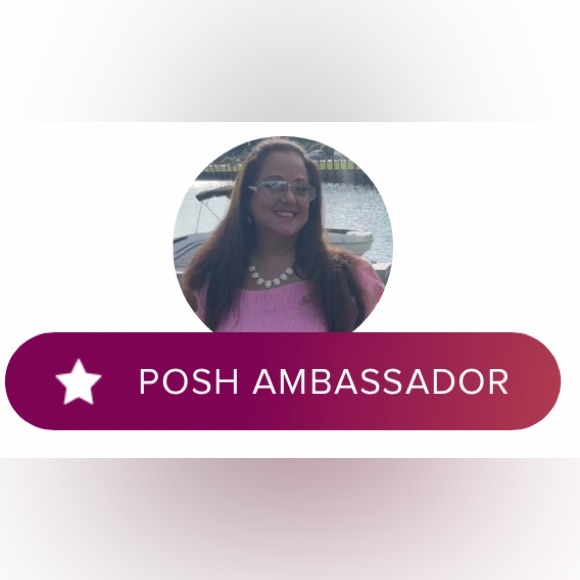 BERNADETTE😊 🎊POSH AMBASSADOR🎊 Here to help you! Any questions just reach out - Picture 9 of 12